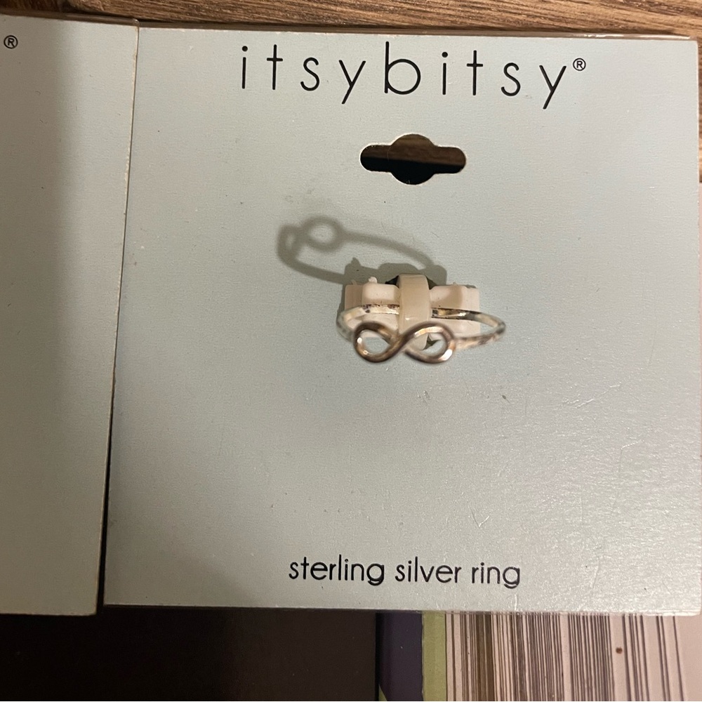 Sterling Silver Ring Sz 7